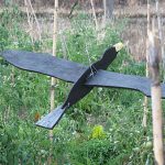 Φτιάχνω Πρωτότυπο Σκιάχτρο σε Σχήμα Πουλιού που Προστατεύει τα Κηπευτικά
