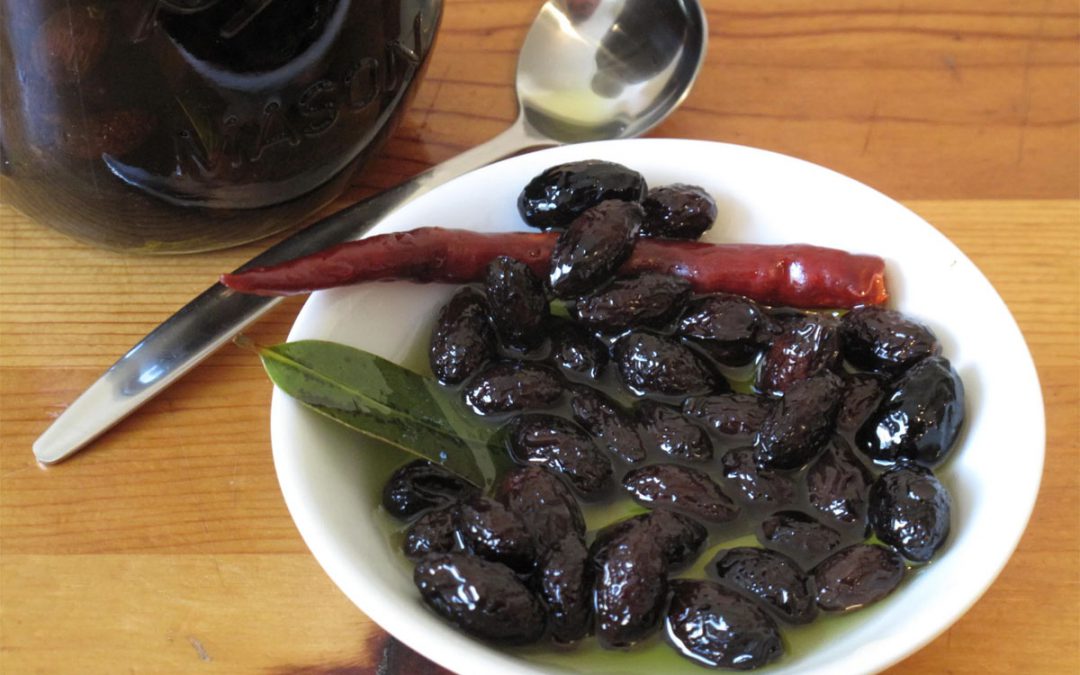 Συνταγές για να Φτιάξετε Σπιτικές Ελιές